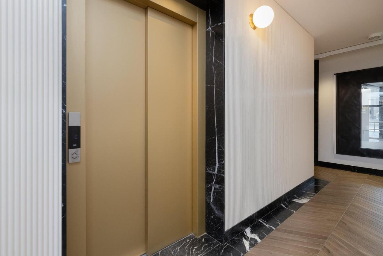 Luxurious Apartment With Two Bedrooms And Parking In Gdynia By Noclegi Renters Exterior foto